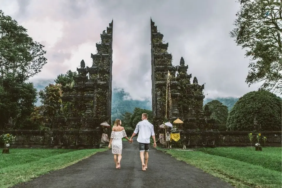 Ancient-stone-gateway-remote-Balinese-village-temple-heritage-Titik-Temu-Kreawisata